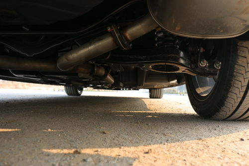 新浪济南实拍众泰Z700新车到店，豪华配置与亲民价格引关注